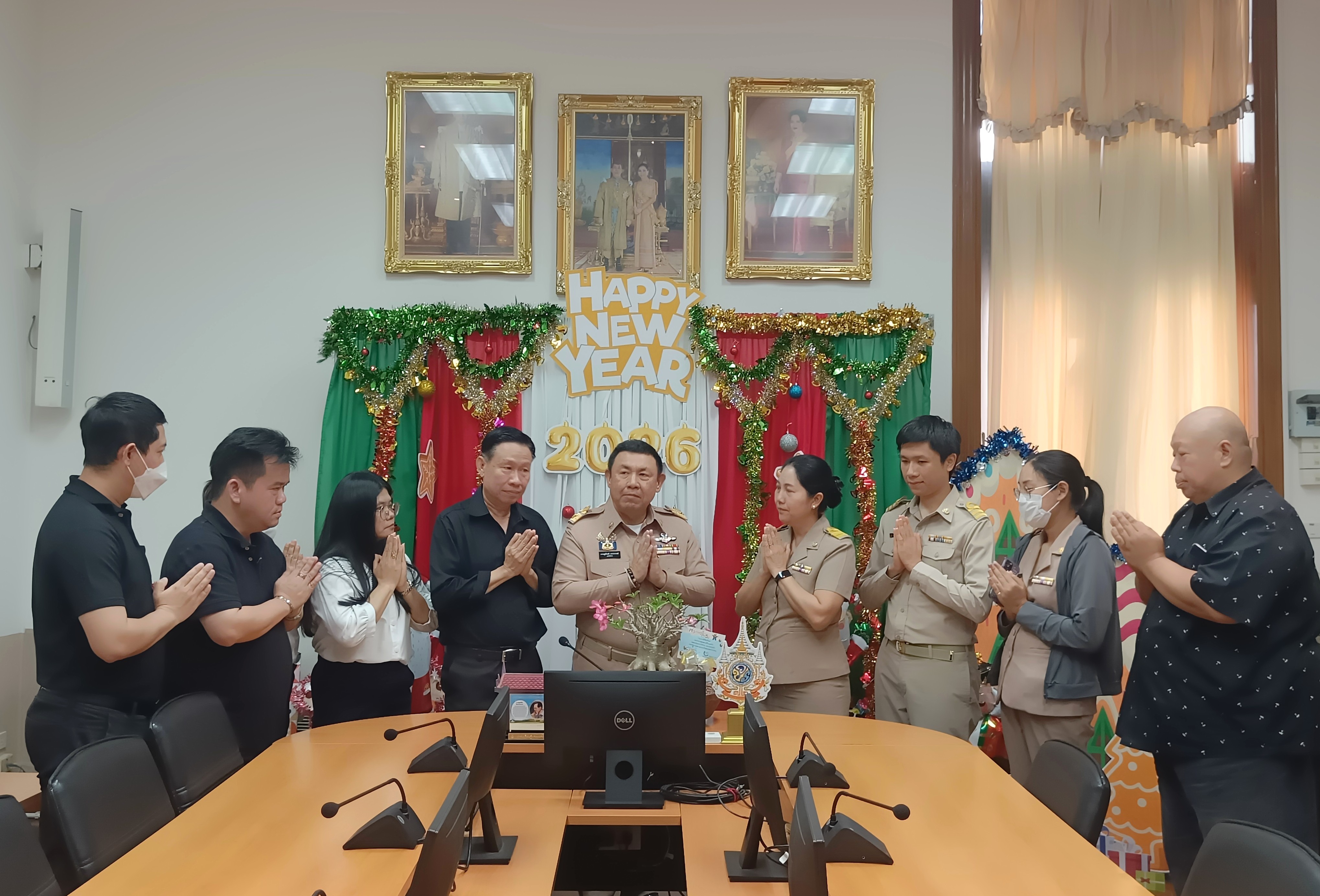 title - กลุ่มพัฒนาระบบบริหาร สำนักงานการปฏิรูปที่ดินเพื่อเกษตรกรรม (กพร. ส.ป.ก.) เข้ากราบไหว้อวยพร ขอพรผู้บริหาร สำนักงานการปฏิรูปที่ดินเพื่อเกษตรกรรม (ส.ป.ก.) เนื่องในเทศกาลขึ้นปีใหม่ 2569